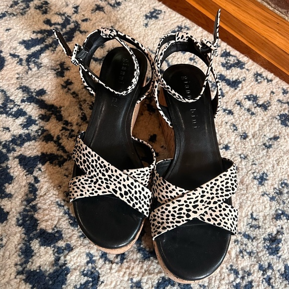 NWOB Gianni Bini Zeeah Cheetah Print Suede Leather Upper Cross Band Cork… - Picture 2 of 5